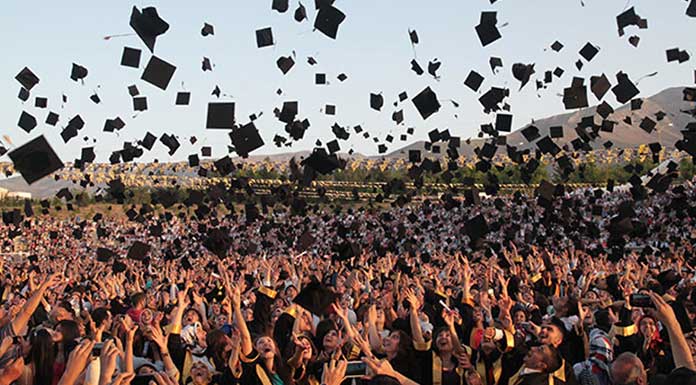 Diplomaları Askıya Alınan 100 Bin Öğrenci Denklilik Sınavına Girecek