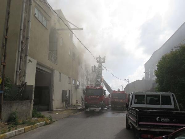 Pendik Kurtköy'de Fabrika Yangını