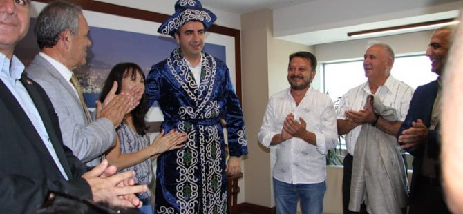Gökhan Yüksel Kazakistan'lı Kadın Gazetecileri Makamında Ağırladı
