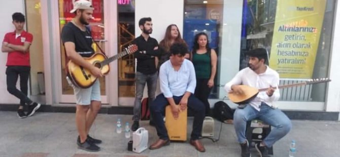 KARTAL SOKAK MÜZİSYENLERİYLE BİR BAŞKA GÜZEL