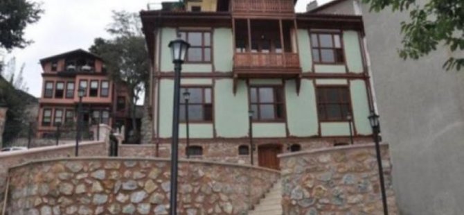 AK PARTİ ESKİ BELEDİYE BAŞKANI MÜZEYİ EVE ÇEVİRMİŞ