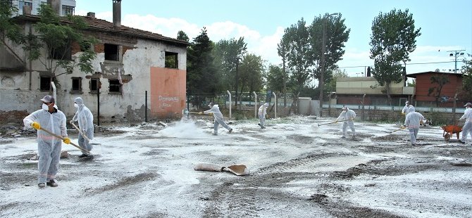 KARTAL'DA TEMİZLİK ÇALIŞMALARI TAM GAZ DEVAM EDİYOR