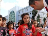 GÖKHAN YÜKSEL ÖĞRENCİLERİ İLK GÜNDE YALNIZ BIRAKMADI