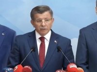 DAVUTOĞLU VE EKİBİ AK PARTİ'DEN İSTİFA ETTİ