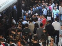 YOLCULAR KLİMA AÇMAYAN ŞOFÖRE TEPKİ GÖSTERDİ