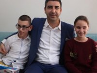 GÖKHAN YÜKSEL ENGELLİ MİNİKLERİN İSTEĞİNİ YERİNE GETİRDİ