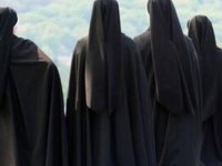 İTALYA'DA RAHİBE SKANDALI! HAMİLE ÇIKTILAR