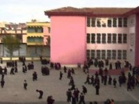 OTİSTİK ÖĞRENCİLERİN OKULDAN ATILMASINI İSTEYEN MUHTAR KOMİSYONDAN KAÇTI