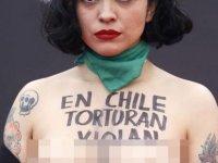 ŞİLİ'Lİ ŞARKICI ÜLKESİNİ ÜSTSÜZ PROTESTO ETTİ