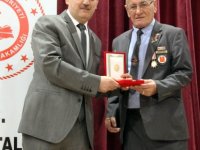 KARTAL'DA KIBRIS KAHRAMANLARI İÇİN MADALYA TÖRENİ DÜZENLENDİ