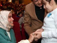 BAŞKAN YAZICI VE EŞİ ÖZEL ÇOCUKLARIN GÖNÜLLERİNE DOKUNDU