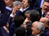 TBMM'DE DEĞİŞEN BİR ŞEY YOK! HALKIN VEKİLLERİ BİRBİRİNE GİRDİ