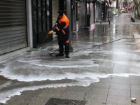 PENDİK GAZİPAŞA CADDESİ DEZENFEKTANLI SUYLA TEMİZLENDİ