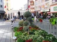 İSTANBUL'UN EN İŞLEK CADDESİ 15 GÜN SÜREYLE KAPATILDI