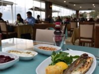 TUZLA PALMİYE RESTAURANT'TA BALIK SEZONUNU AÇILDI