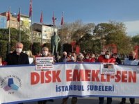 KARTAL'DA EMEKLİLERE YAPILAN ZAMLARA SLOGANLI PROTESTO