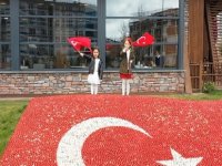 TUZLA'DA 9 FARKLI ÜLKEDEN GELEN ÇOCUKLAR ŞİİR OKUDU