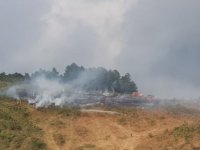 SULTANBEYLİ'DE ÇIKAN YANGINA PENDİK BELEDİYESİ'NDEN MÜDAHALE