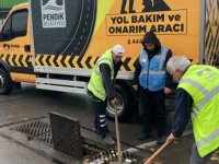 PENDİK BELEDİYESİ SU TAŞKINLARINA KARŞI MAZGAL TEMİZLEME ÇALIŞMALARINI BAŞLATTI