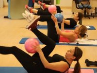 KARTALLI KADINLAR PİLATES VE ZUMBA İLE SAĞLIKLARINI KORUYOR