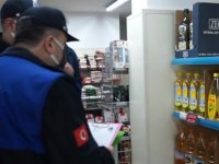 TUZLA BELEDİYESİ ZABITA EKİPLERİNDEN MARKETLERE YAĞ DENETİMİ