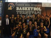 BASKETBOL TURNUVALARI FİNAL MAÇINDA İLK DÖRDE GİREN TAKIMLAR ÖDÜLLERİNİ ALDI