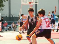 3X3 SOKAK BASKETBOLU TURNUVASI NEFES KESTİ