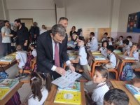 BAŞKAN AHMET CİN ÇOCUKLARIN İLK GÜN SEVİNÇLERİNE ORTAK OLDU