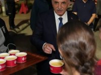 ÜMRANİYE BELEDİYESİNDEN HASTA YAKINLARININ İÇLERİNİ ISITAN ÇORBA İKRAMI