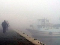 ÇANAKKALE BOĞAZI YOĞUN SİS NEDENİYLE TRANSİT GEÇİŞLERE KAPATILDI