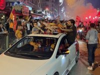 GALATASARAY'IN ŞAMPİYONLUĞU YURT GENELİNDE COŞKUYLA KUTLANDI