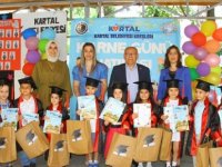 KARTAL BELEDİYE KREŞLERİNDE KARNE HEYECANI YAŞANDI