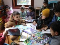 MİNİKLERDEN 'KÜTÜPHANELER HAFTASI'NDA RIFAT ILGAZ EĞLENCELİ ÇOCUK KÜTÜPHANESİ'NE YOĞUN İLGİ