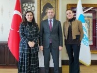 BAŞKAN AHMET CİN MATTİA AHMET MİNGUZZİ'NİN ANNESİNİ MAKAMINDA AĞIRLADI