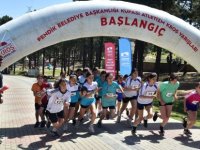 PENDİK'TE NEFES KESEN KROS YARIŞLARI