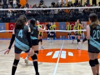MİNİK SULTANLAR ÜMRANİYE'DE VALEYBOL COŞKUSU YAŞATTI
