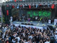 ÜMRANİYE BELEDİYESİ’NDEN GENÇLERE MEZUNİYET ARMAĞANI