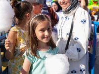 ÜMRANİYE’NİN PARKLARINDA YAZ COŞKUSU: ÇOCUK FESTİVALİ BAŞLADI