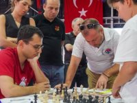 HALİÇ'İN KIYISINDA SATRANÇ ŞÖLENİ: BEYOĞLU SATRANÇ TURNUVASI SONA ERDİ