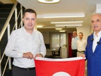ÜMRANİYE’DE 40 BİN TÜRK BAYRAĞI DAĞITILIYOR