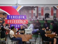 ÜMRANİYE’DE YKS TERCİH ÇADIRI YOĞUN İLGİ GÖRDÜ