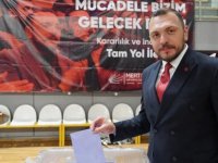 MERT POLAT YENİDEN CHP KARTAL İLÇE BAŞKANI OLDU