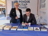 YAZARIMIZ YUNUS EMRE YÜCEBAŞ PENDİK KİTAP FUARI'NDA OKURLARIYLA BULUŞTU