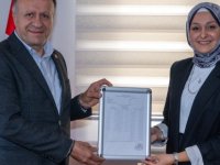 İKİNCİ KEZ CHP PENDİK İLÇE BAŞKANI SEÇİLEN NİYAZİ GÜNERİ MAZBATASINI ALARAK GÖREVİNE BAŞLADI