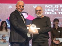 ÜMRANİYE BELEDİYESİ 2025-2026 KÜLTÜR VE SANAT SEZONU ÖDÜL TÖRENİYLE AÇILDI