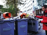 ÜMRANİYE’DE CADDE VE SOKAKLAR HER GÜN TİTİZLİKLE TEMİZLENİYOR
