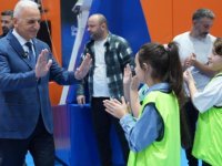 ÜMRANİYE’DE ARA TATİL ETKİNLİKLERİNDE YÜZLERCE ÇOCUK BİR ARAYA GELDİ