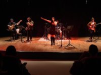 UĞUR MUMCU KÜLTÜR MERKEZİ'NDE GRUP FLAKES KONSERİ