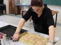 ÜMRANİYE BELEDİYESİ, EBRU KURSUYLA GELENEKSEL SANATLARI YAŞATMAYA DEVAM EDİYOR