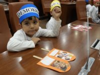 KREŞ ÖĞRENCİLERİNDEN ÖRNEK DEMOKRASİ DAVRANIŞI